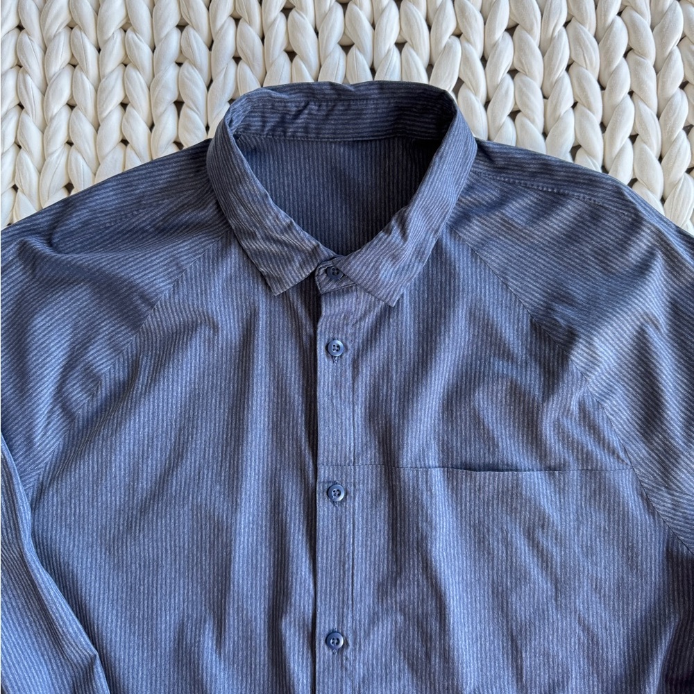 Lululemon Bonded Voyage Long Sleeve Button Down- Heathered Deep Navy - Picture 3 of 6